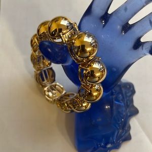 Gold tone, large round half beads, stretchy, prong mountings, NWOT - (#JLB20A)